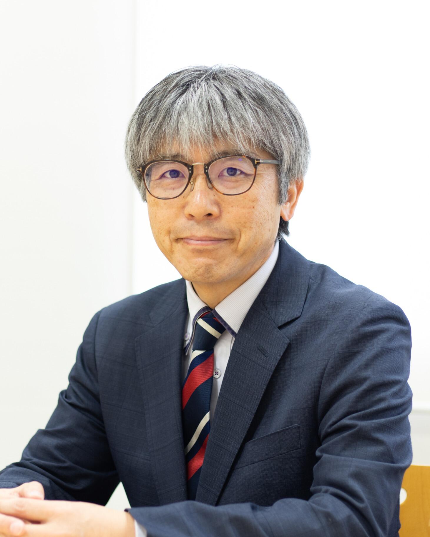 英語文化学科長 新沼 史和
