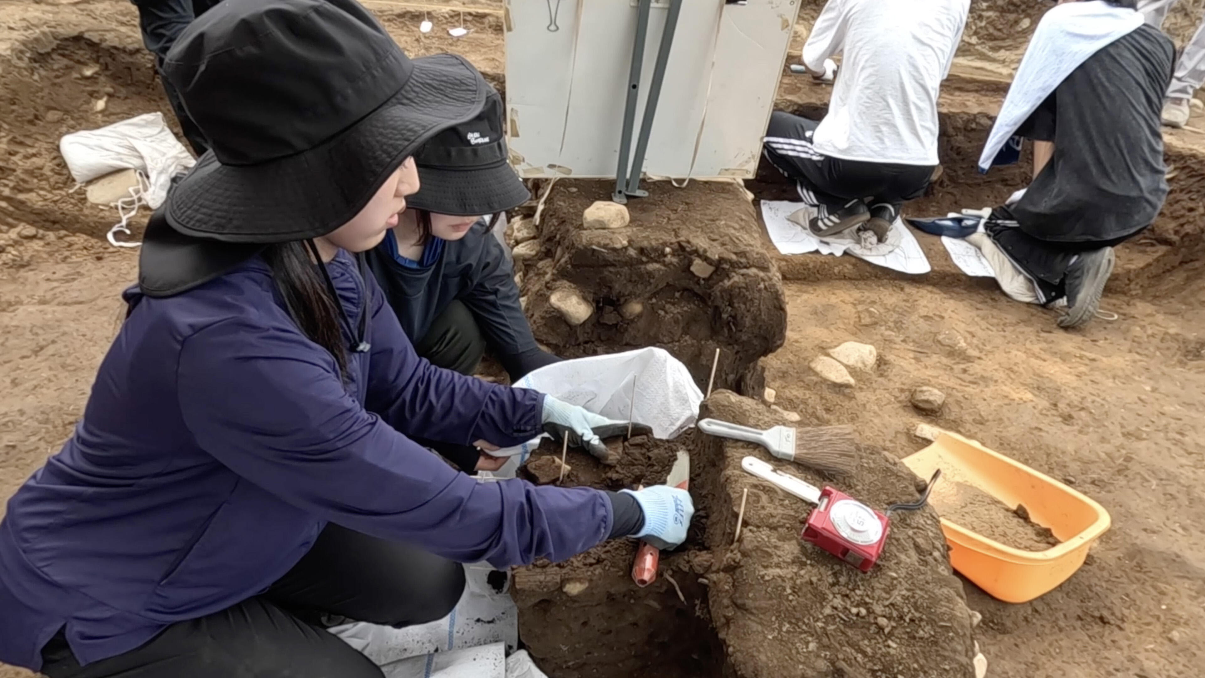 山梨県北杜市で縄文時代遺跡の発掘調査を実施しました。